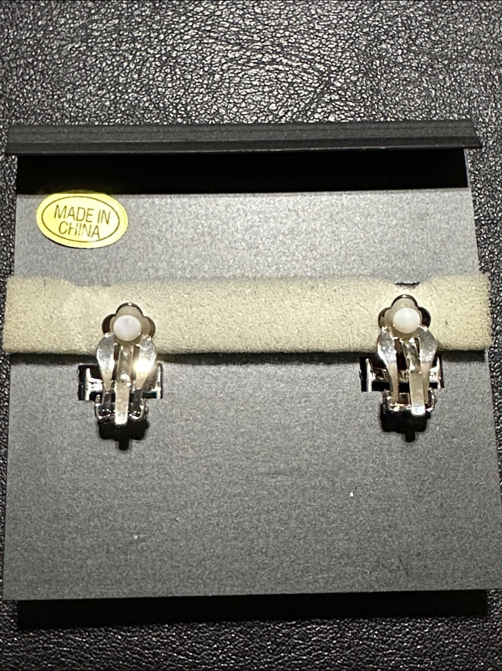 TAHARI Silver Tone Statement Blue Stone Clip On Earrings - Picture 15 of 16